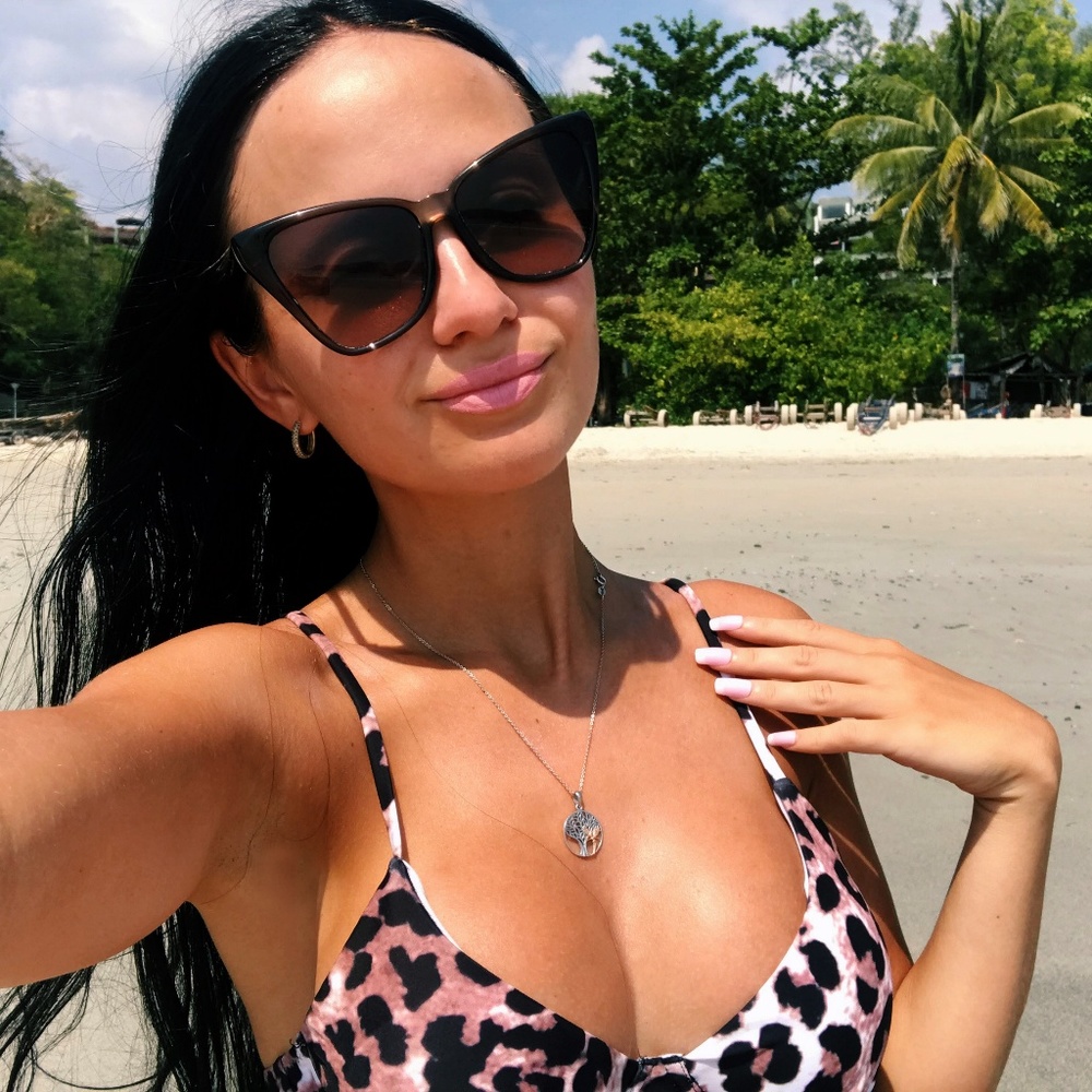 Meet your Posher, Valentina